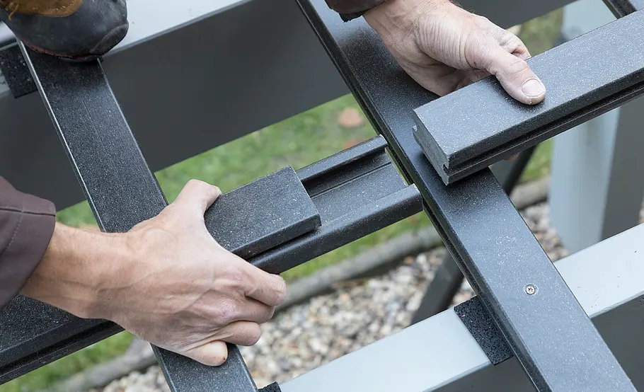 Hochterrasse aus Holz – Terrassendielen