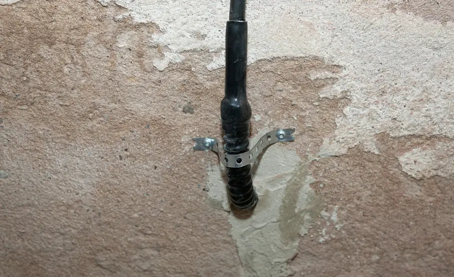 Stromkabel im Garten verlegen
