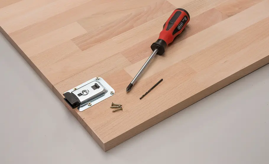 Verschiebbarer Kleiderschrank für unter die Dachschräge bauen