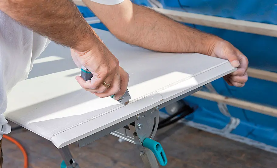 Dachstuhl mit Trockenbauplatten verkleiden