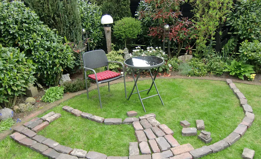 Sitzplatz mit Klinker pflastern