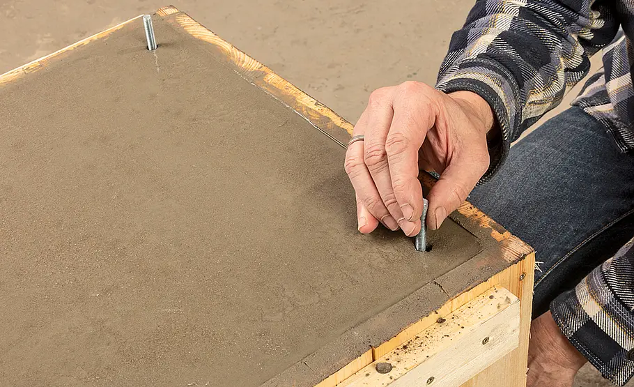 Hocker aus Beton und Holz bauen