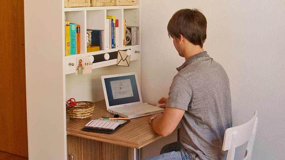 Billy-Regal-Upcycling: Schreibtisch fürs Home Office - Foto: DIY Academy