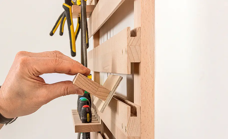 Werkzeugaufhängung aus Holz selber bauen
