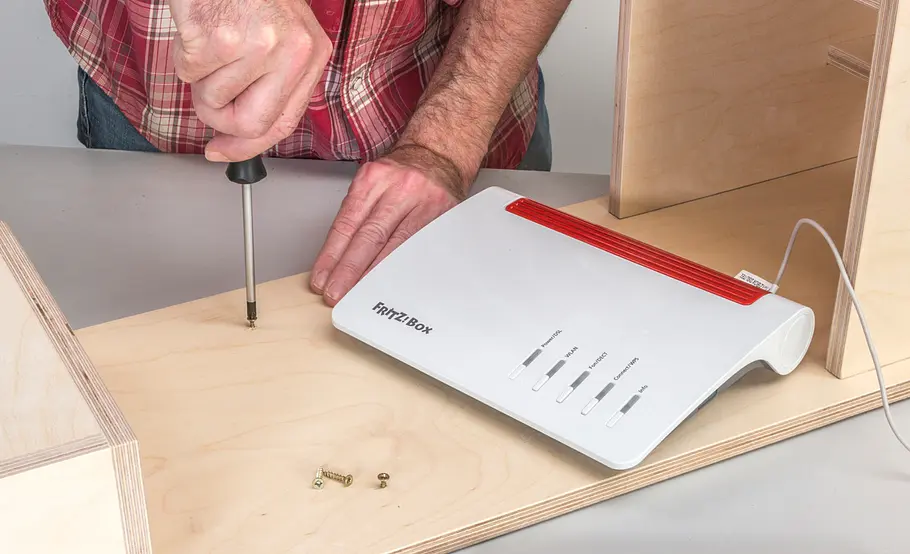 Schränkchen für Telefon & Router bauen