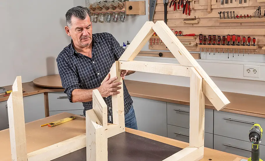 Outdoor Hundehaus mit Dach bauen