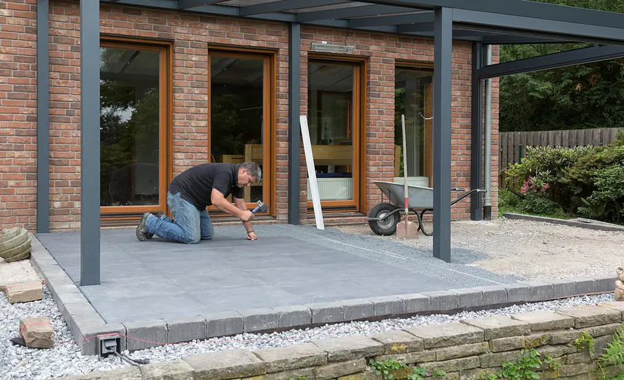 Terrassenüberdachung aus Alu und Glas bauen