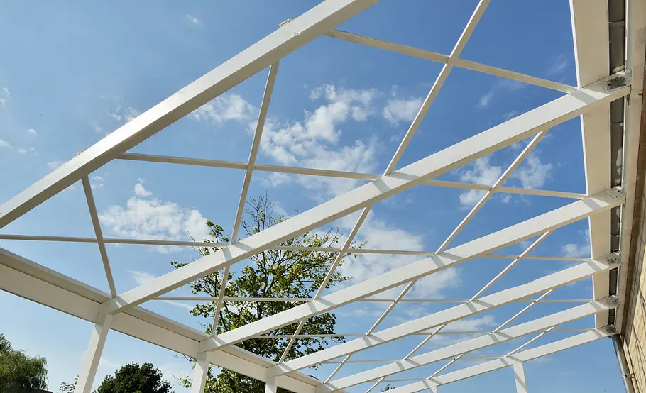 Luftige Pergola aus Holz selber bauen
