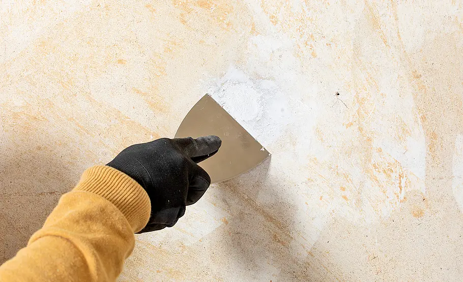 Schäden im Wand-Putz ausbessern