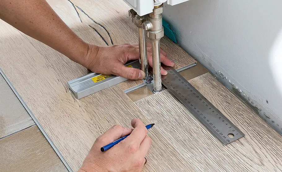 Ausschnitte an Heizungsrohren