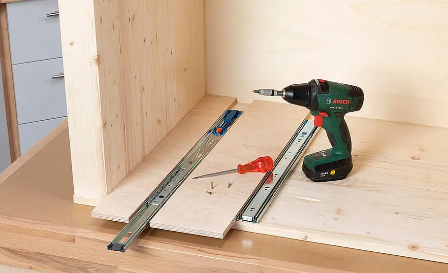 Schrank für unter die Treppe bauen