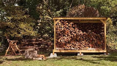 Holzlege bauen – Praktische Anleitung für eine langlebige und platzsparende Holzlagerung - Foto: Hersteller / Stihl