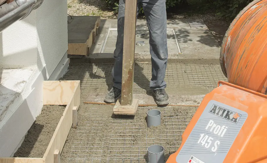 Treppe vor der Haustür betonieren