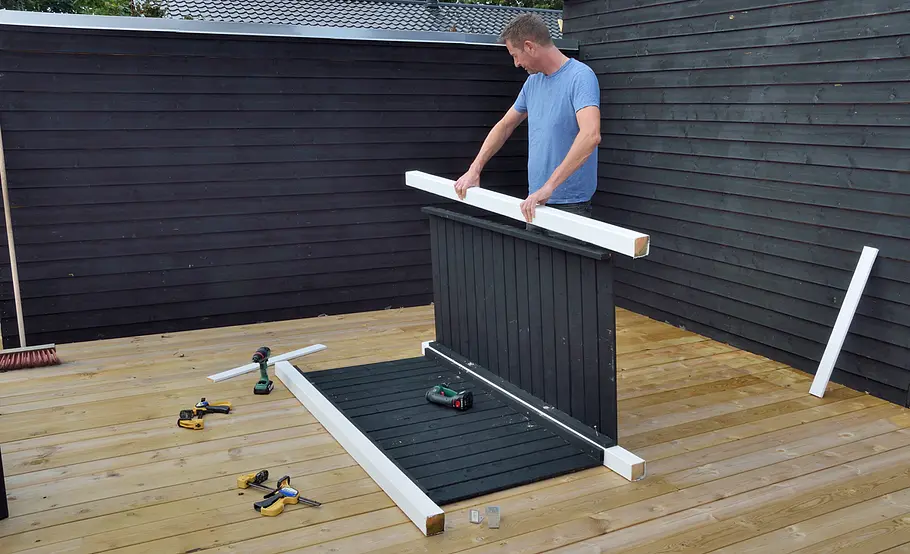 Moderne Gartendusche bauen