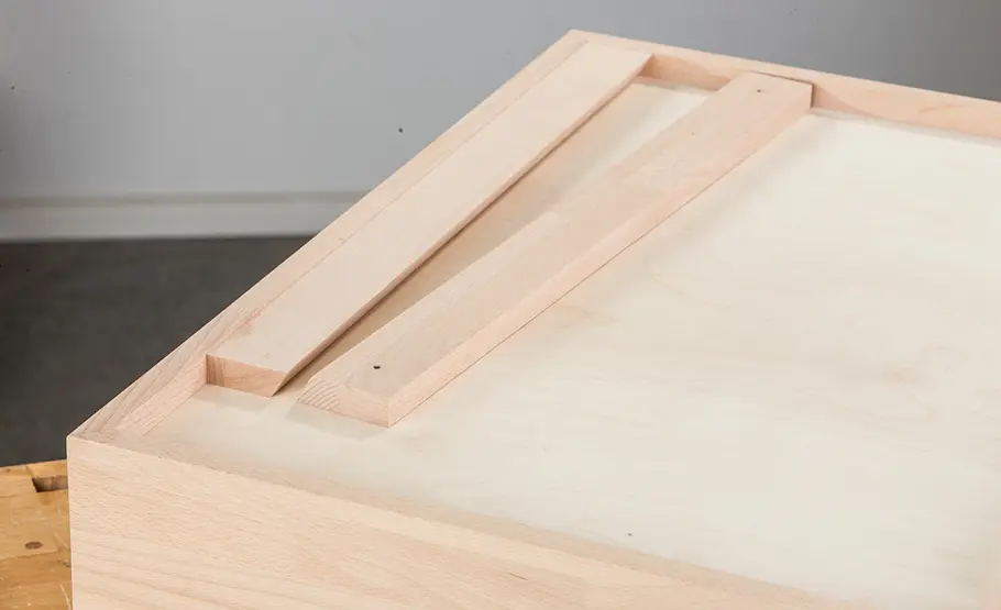 Wandschreibtisch zum Aufklappen