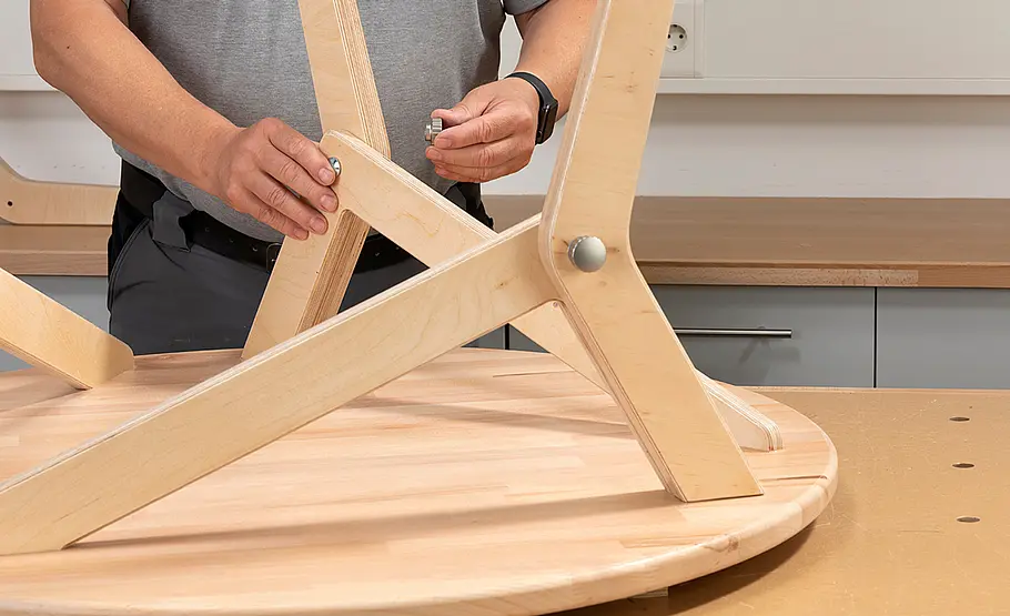 Klappbaren Couchtisch bauen