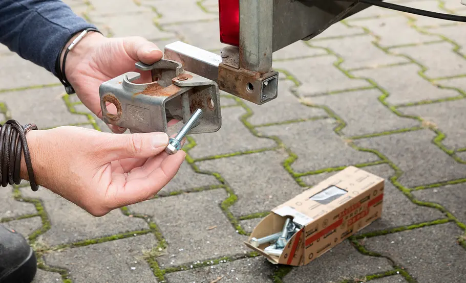 Anhänger-Stützen reparieren