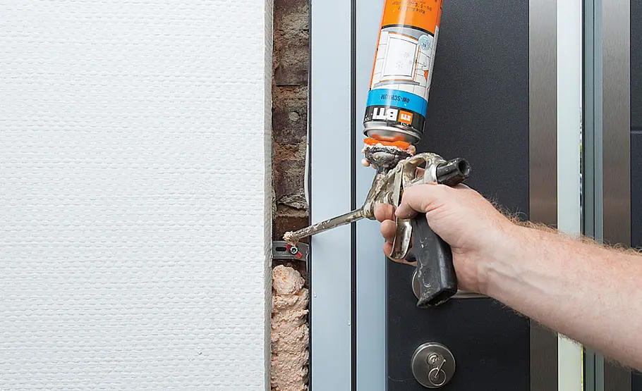 Haustür aus Aluminium einbauen