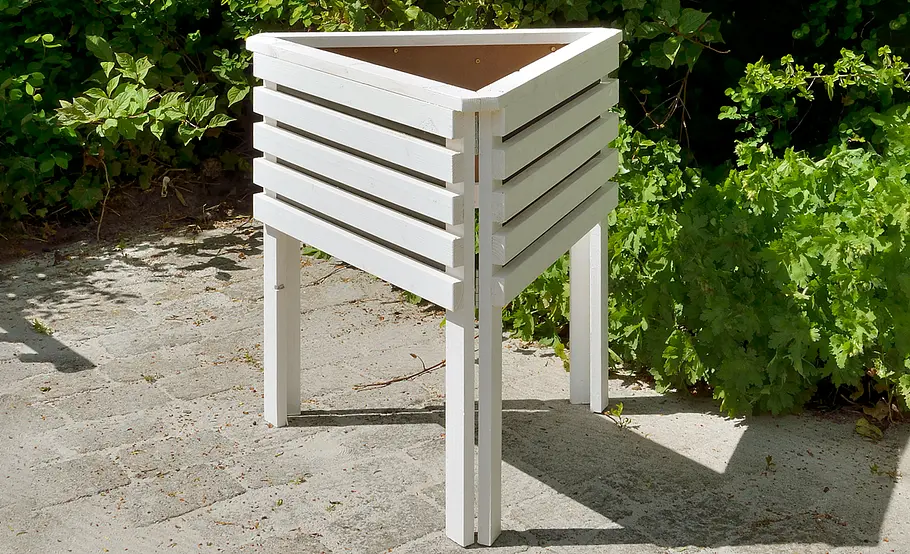 Dreieckiges Tischbeet bauen