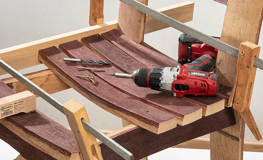 Stuhl aus Weinfass bauen