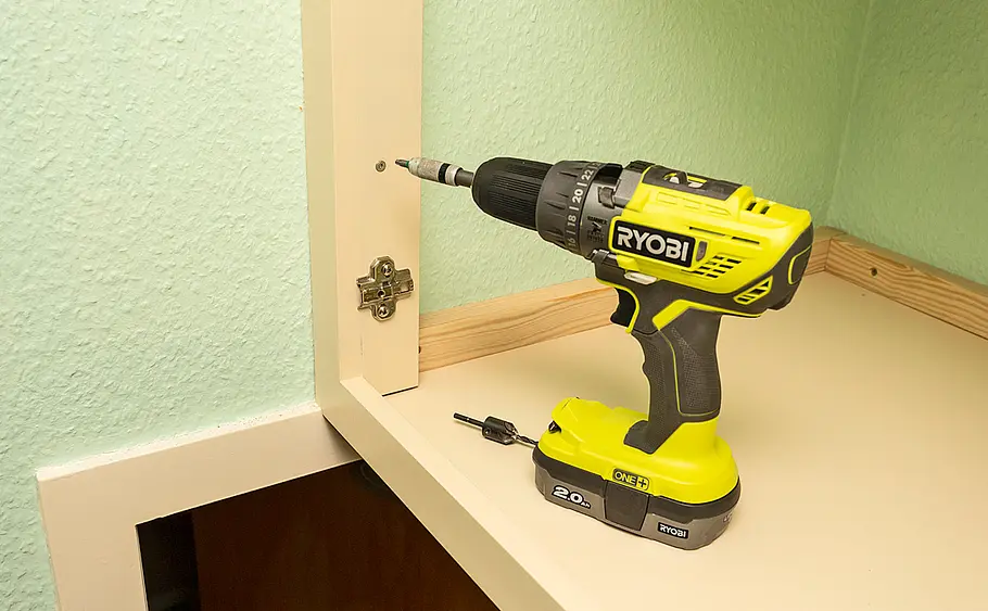 Schrank über Türrahmen bauen