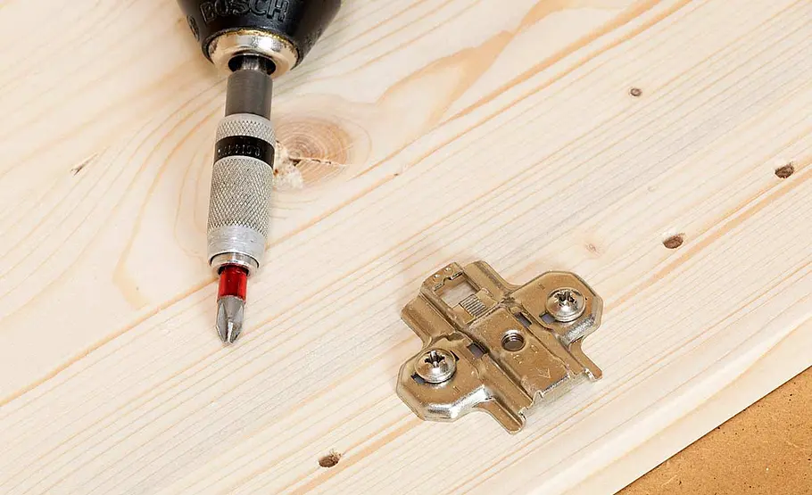Schrank für unter die Treppe bauen
