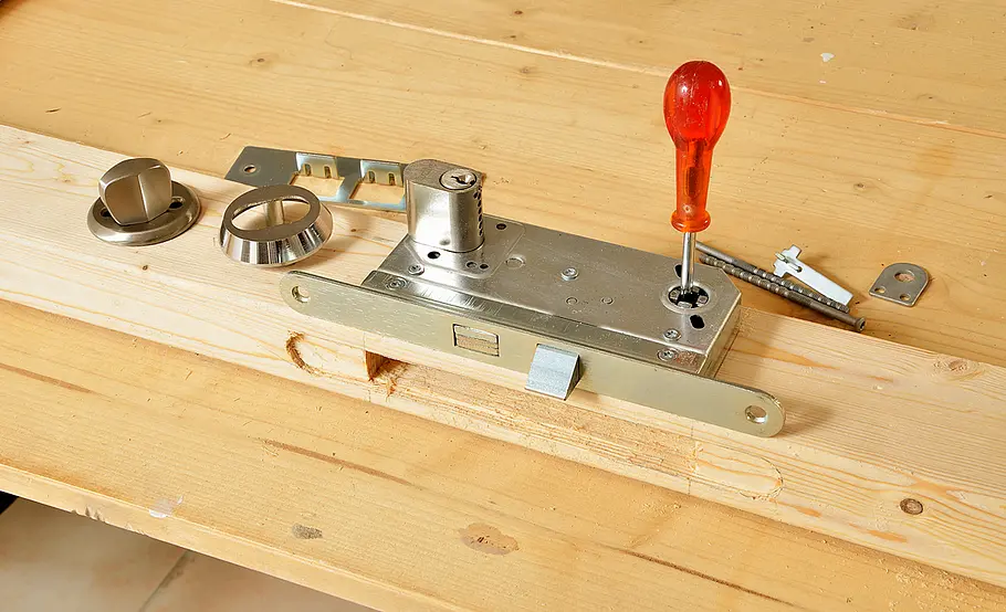 Haustür aus Holz bauen