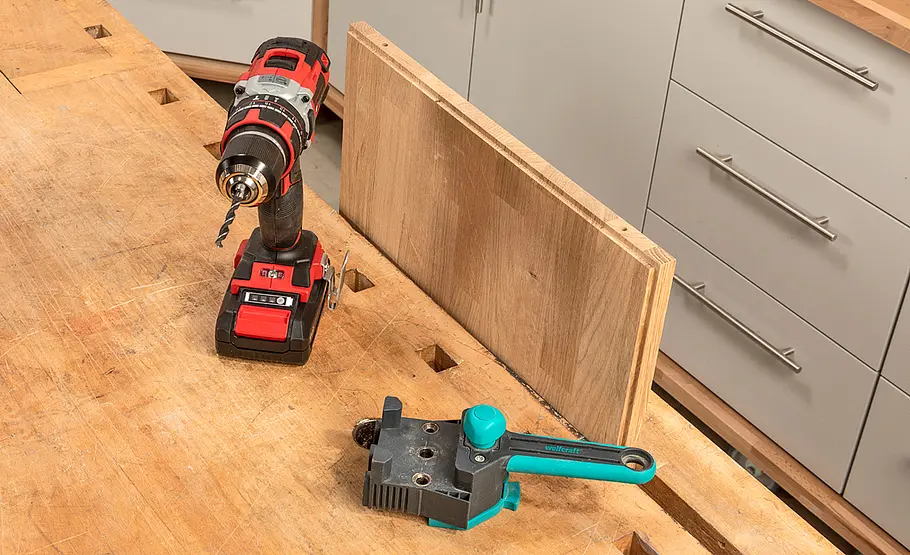 Bürotisch aus Eichenholz bauen