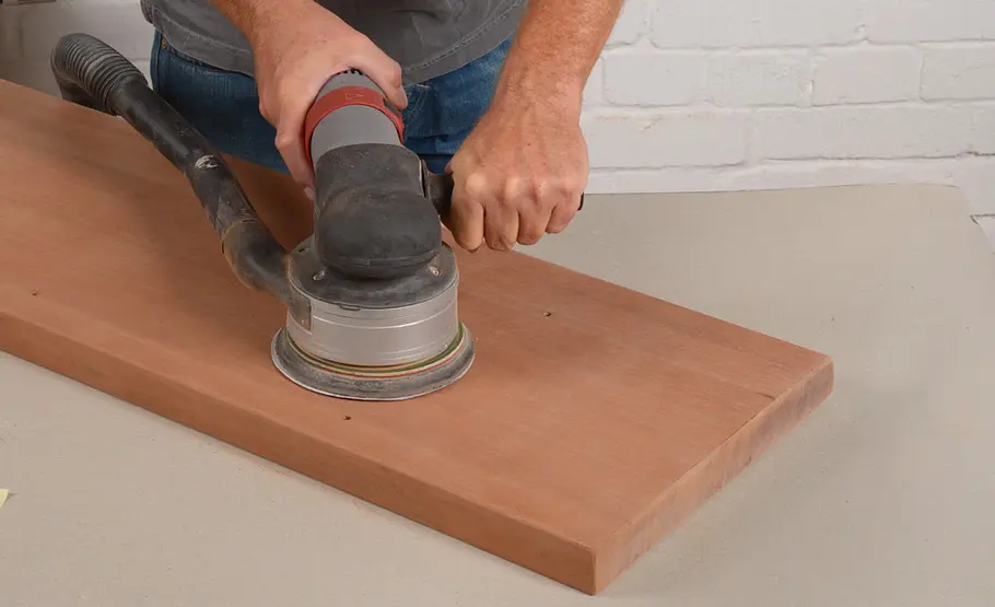 Treppenstufen aus Holz renovieren