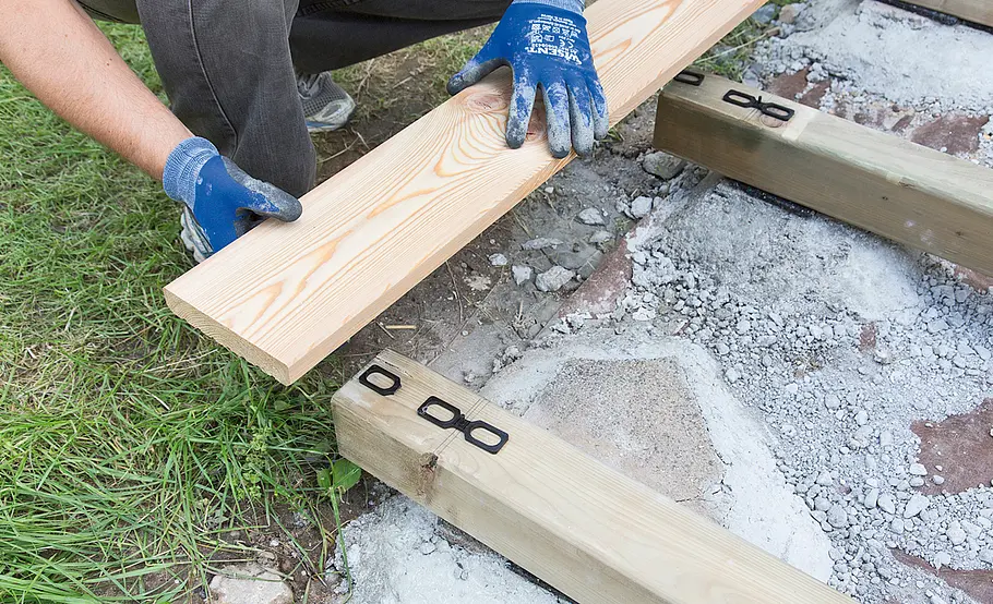 Terrassendielen aus Lärche verlegen