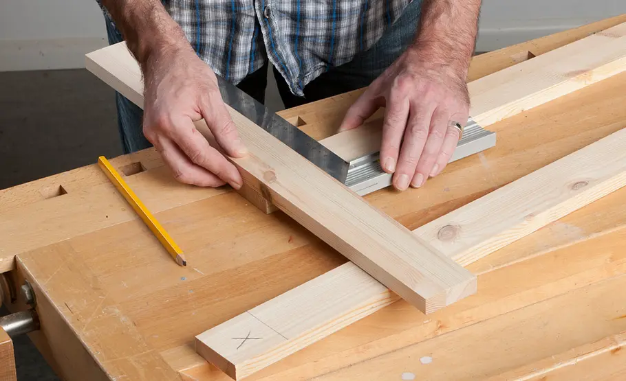 Holz-Kleiderständer selber bauen