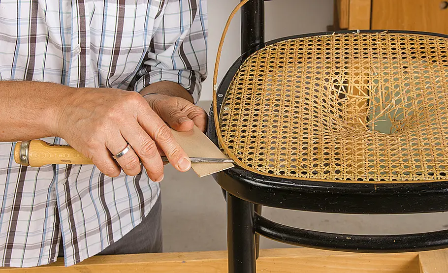 Stuhlgeflecht reparieren