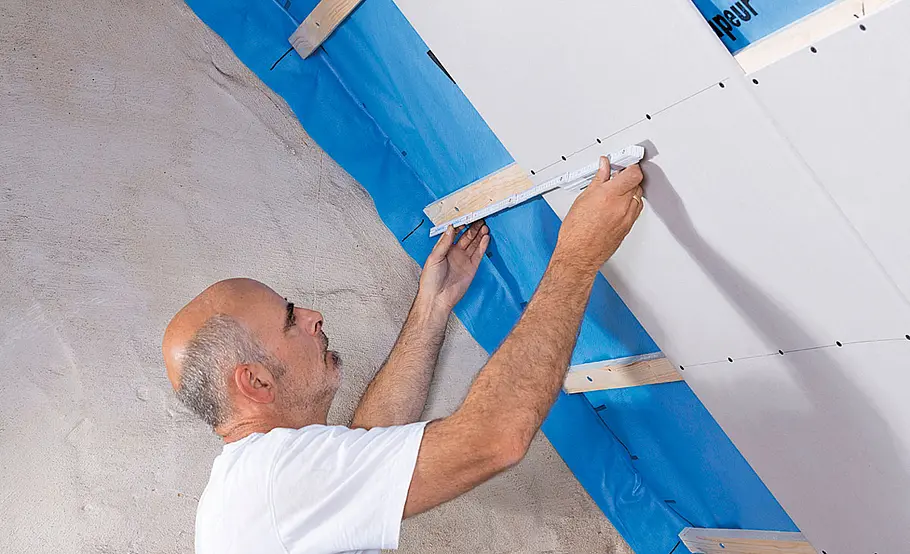 Dachstuhl mit Trockenbauplatten verkleiden