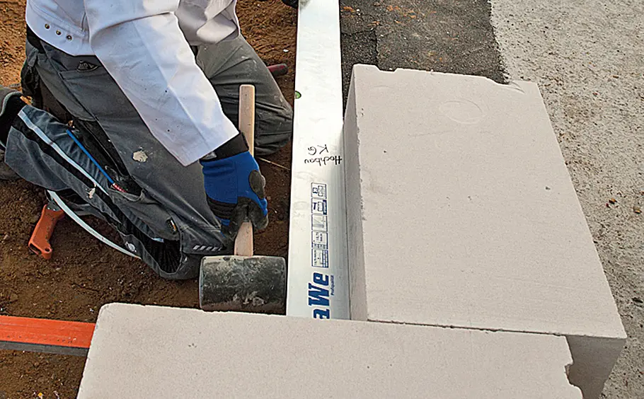 Wand aus Ytong Plansteinen errichten