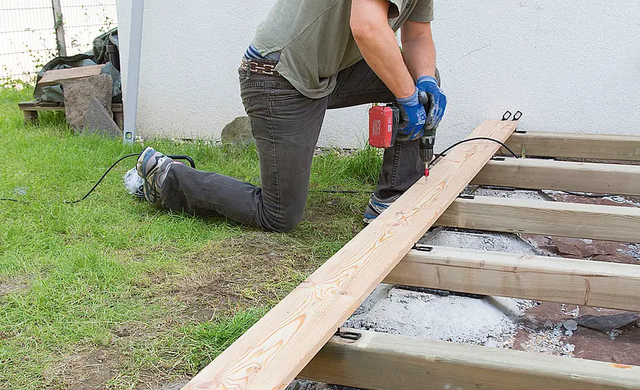 Terrassendielen aus Lärche verlegen