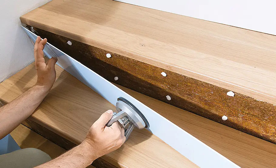 Parkett auf Treppe verlegen
