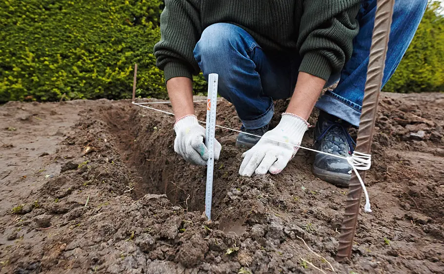 Steinmauer für den Garten aus Klinker