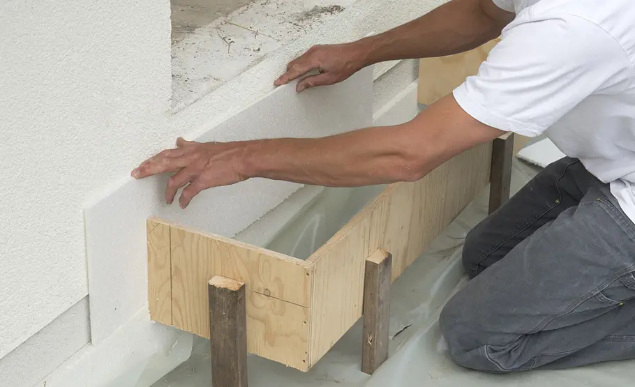 Treppe vor der Haustür betonieren