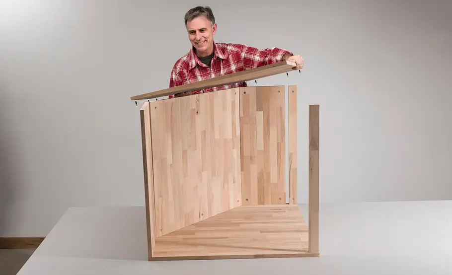 Bett in Drempel-Regal bauen