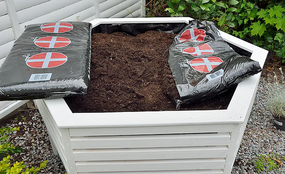 Sechseckiges Tischbeet bauen