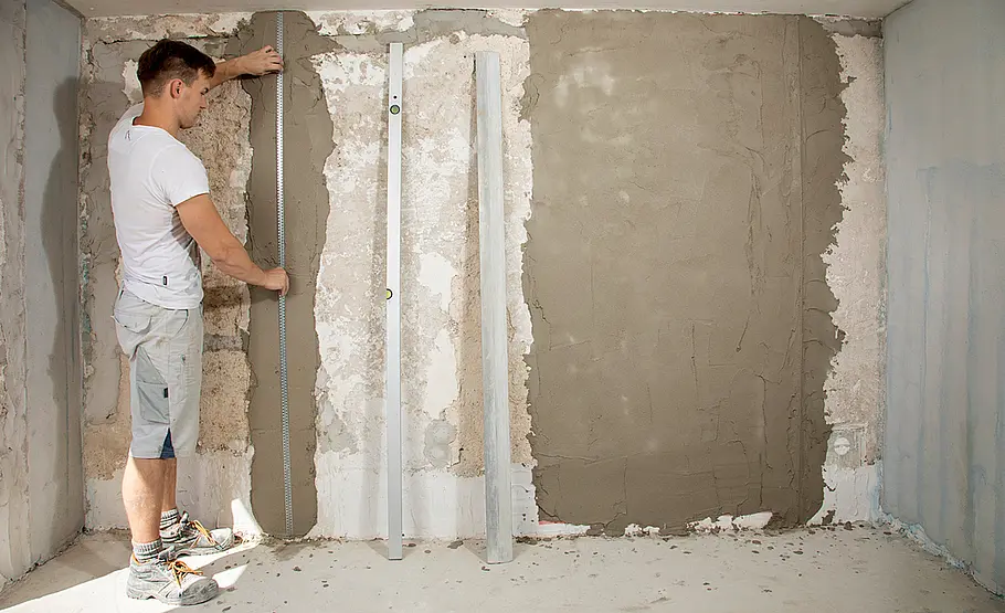 So können Sie die Kellerwand verputzen