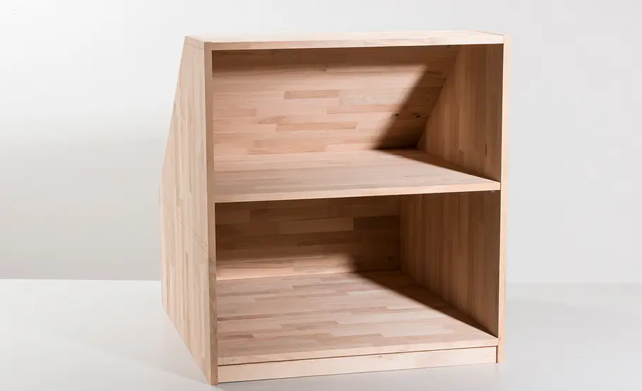 Bett in Drempel-Regal bauen