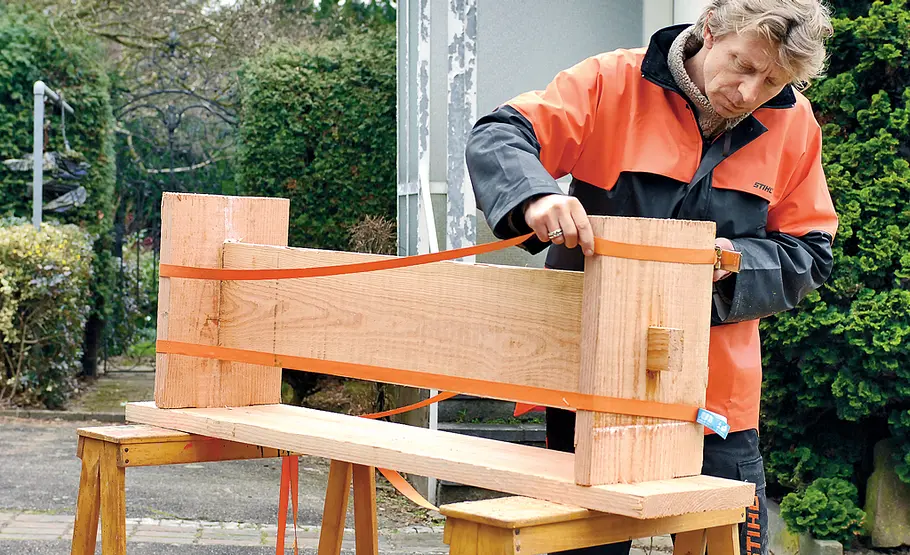 Carving: Bank schnitzen mit der Motorsäge
