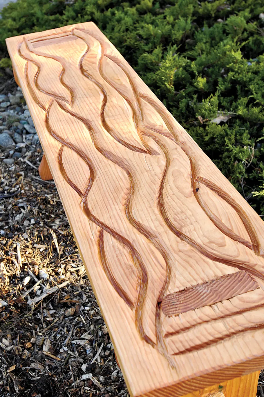 Carving: Bank schnitzen mit der Motorsäge