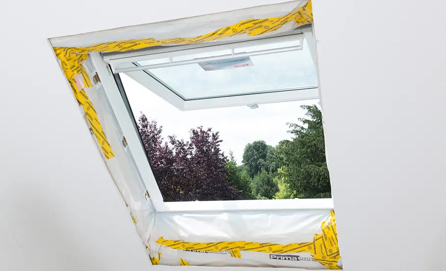 Velux Dachfenster mit Verdunkelungsrollo einbauen