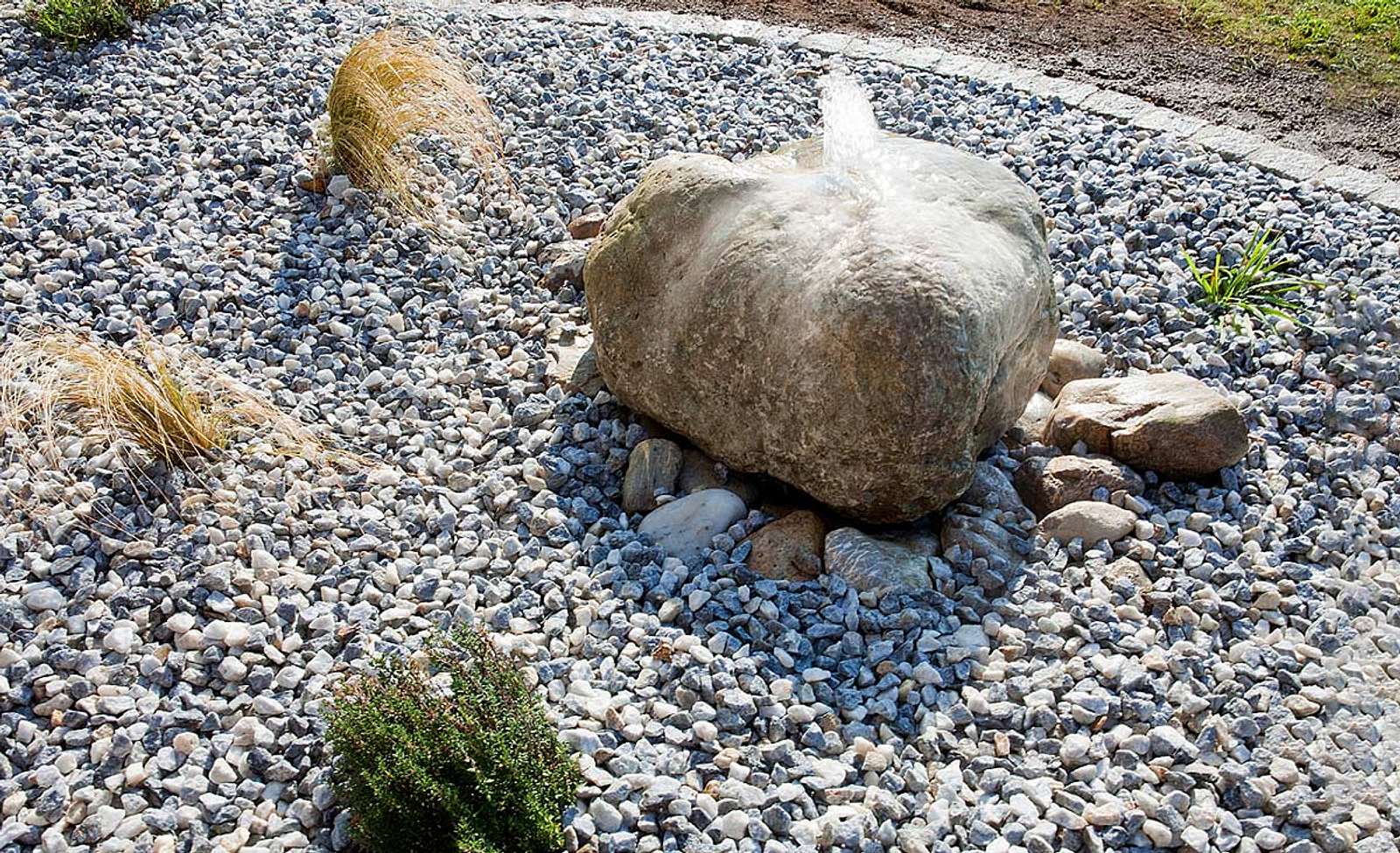 Stein Wasserspiel Für Garten Selber Bauen Stein als Wasserspiel verwenden | selbst.de