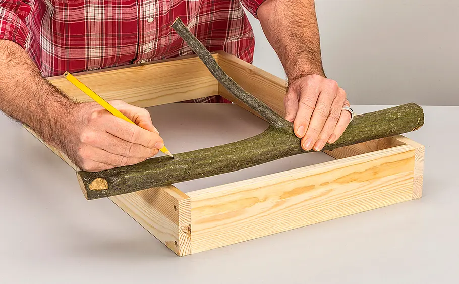 Garderobe aus Ästen selber bauen