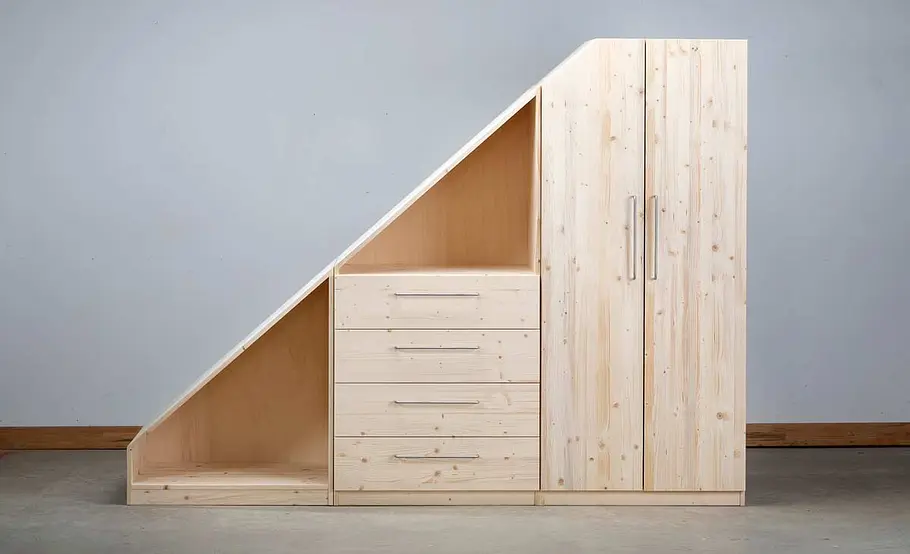 Schrank für unter die Treppe bauen