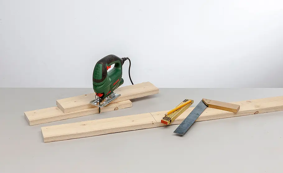 Sägerauen Holzstuhl bauen