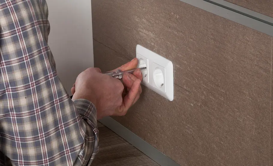 Küchenrückwand mit Wandpaneelen verkleiden